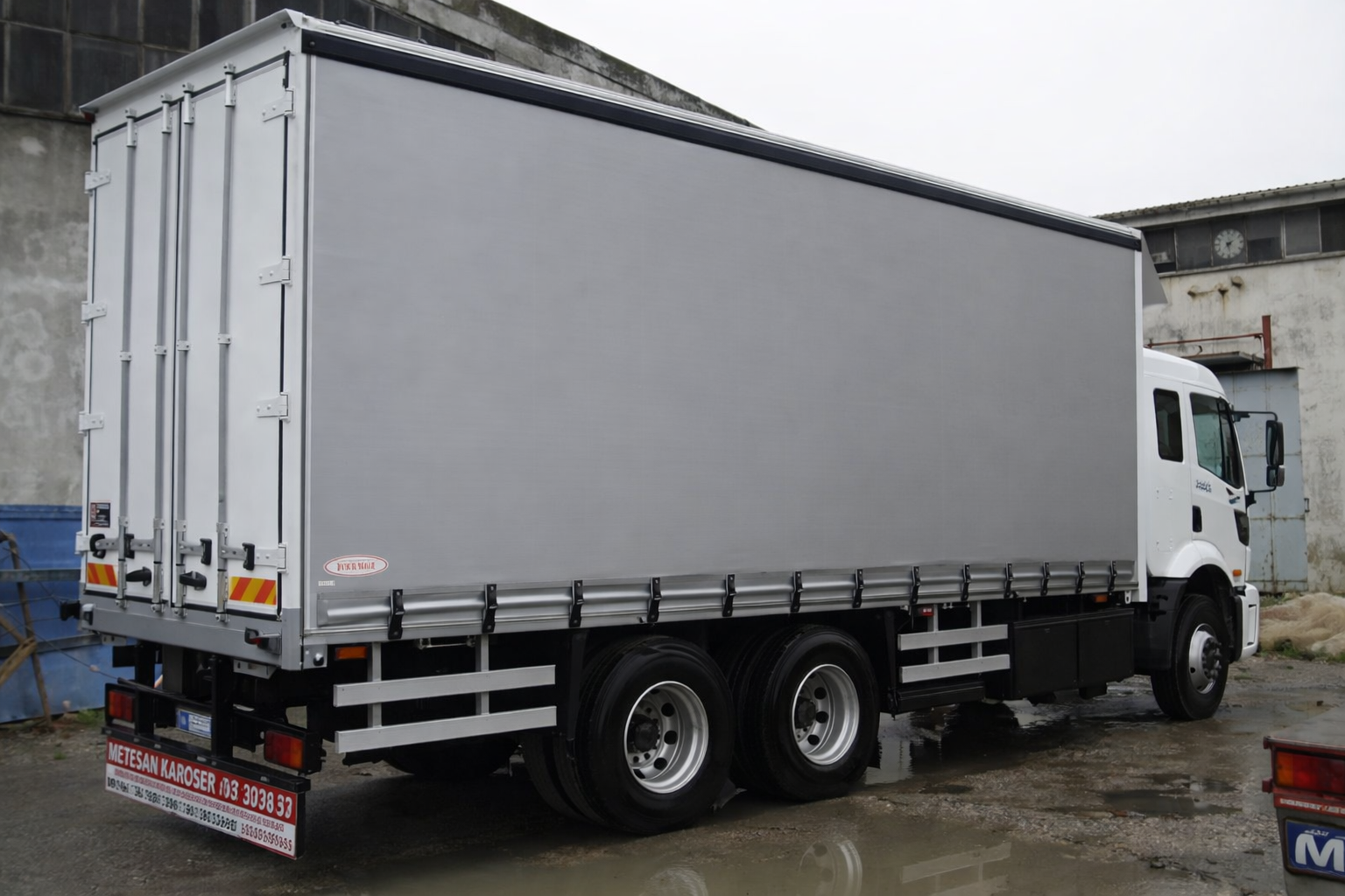 Kayar Yan Perdeli Kasa Görselleri